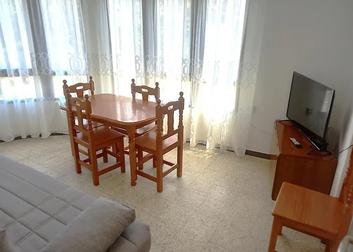 Estirpe, 4-7 Apartman *